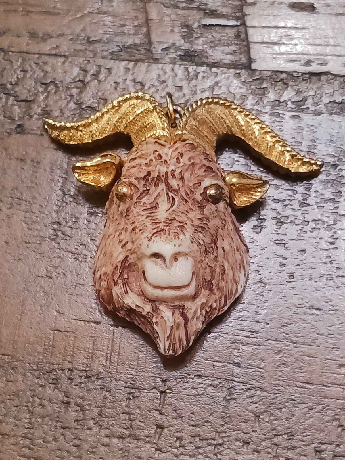 Razza Lamb Pendant - image 1