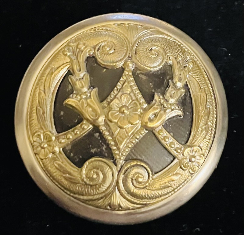 Ex Rare Antique FRENCH gay 90’s Fabulous button, ca., 1880’s/1890s