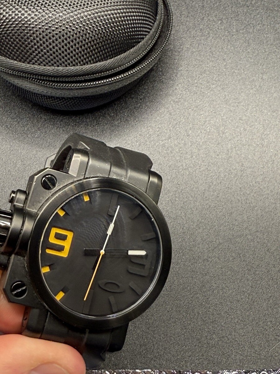 Oakley Gearbox Stealth Black/Yellow Accents Watch | eBay display picture 1