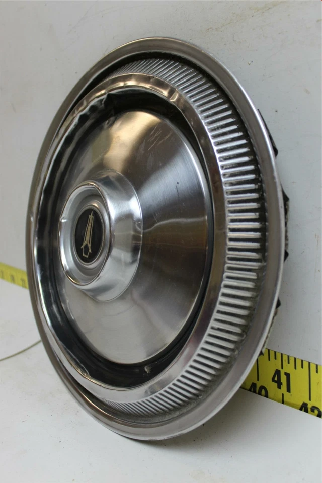 Used OEM Mopar 14" Hub Cap Wheel Cover 1975-79 Plymouth Pass. Volare (3680) - Image 2 of 4