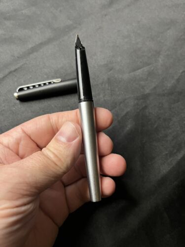 MONTBLANC MONT BLANC CARRERA FOUNTAIN PEN - Picture 4 of 7