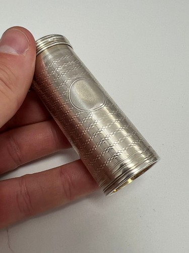 VICTORIAN HALLMARKED SILVER CYLINDRICAL ROUND BOX - LONDON 1840 - Picture 3 of 12