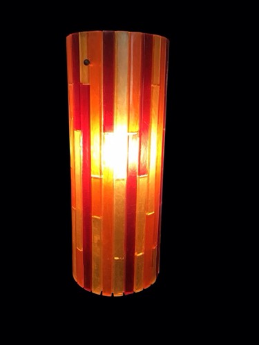 Lampada a sospensione vintage Moe Fiesta rosso giallo arancione lucite MCM anni 60