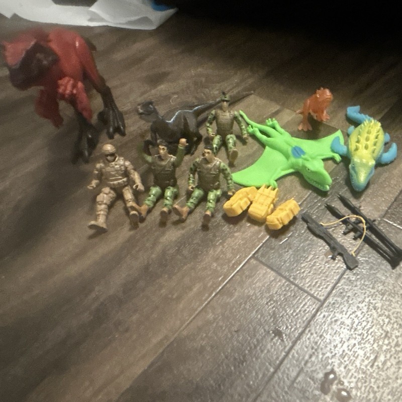 Mixed Lot Toy Figures Soldiers & Dinosaurs with Accessories, 10+ Pieces