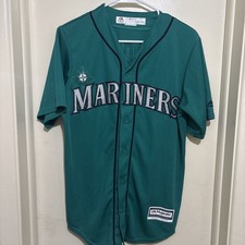 Larry Bernandez Bobblehead Giveaway in Seattle 20