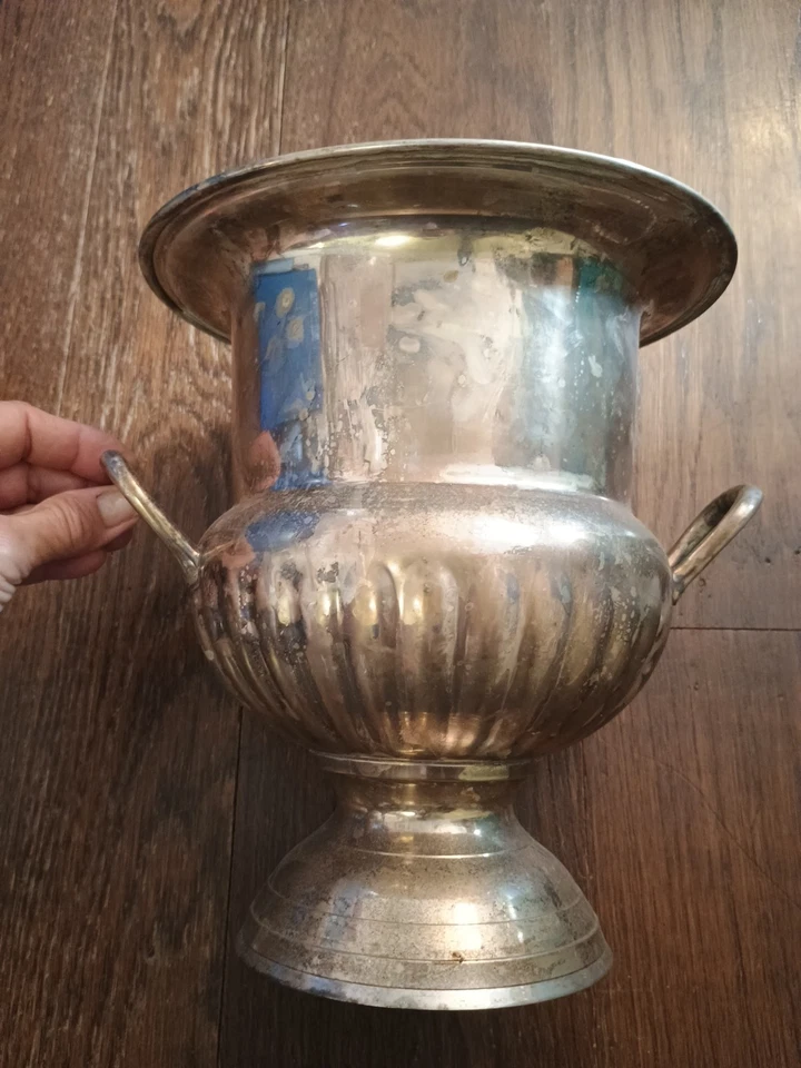 Vtg International Co Silver-plated Large 10" Urn Trophy Style Icebucket Planter - Image 2 of 4