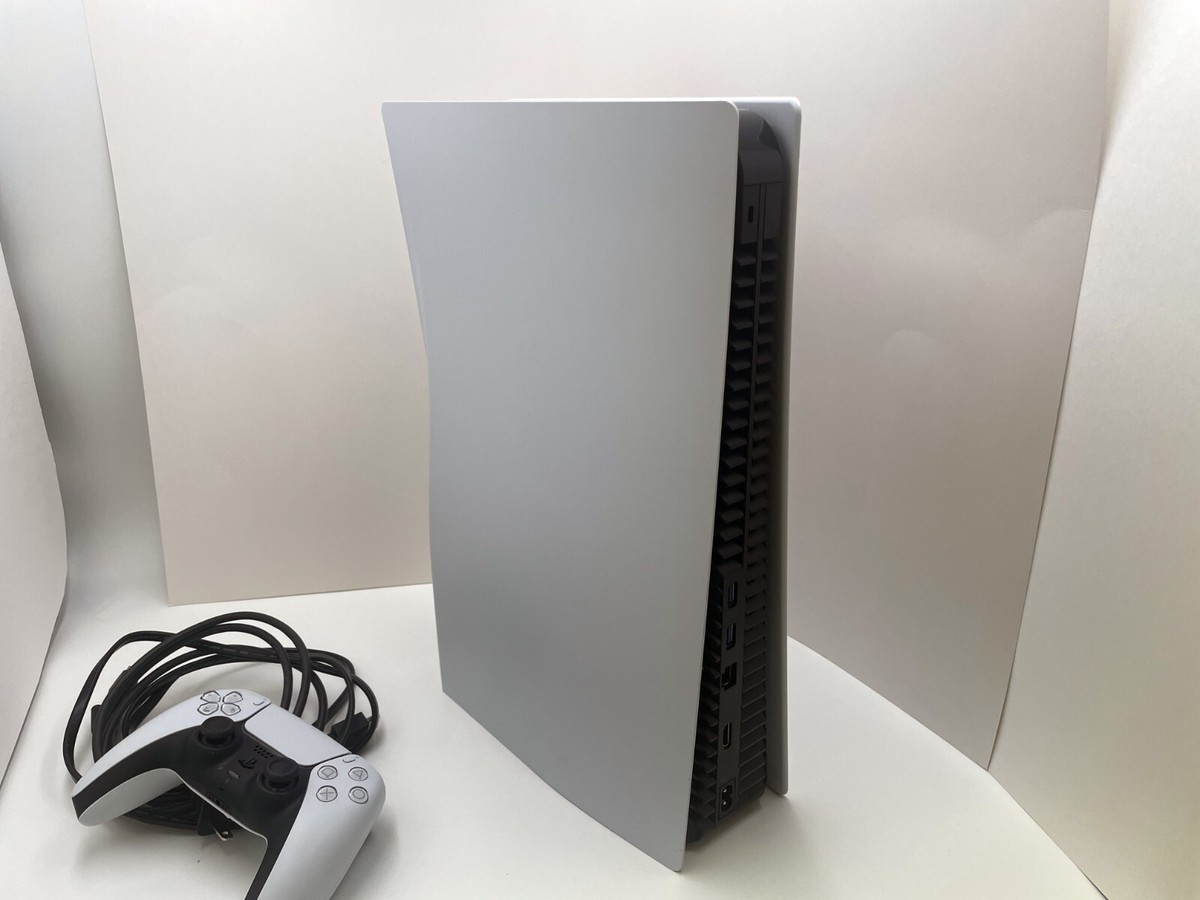 Sony PlayStation 5 - 825GB Blue-Ray Game Console - Very Good