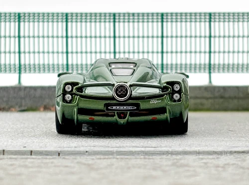 CM 1:64 Green Utopia Super Racing Sports Model Diecast Metal Car - Picture 6 of 10