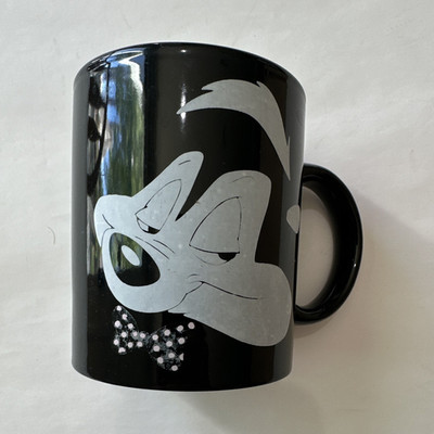 Warner Bros. Looney Tunes Pepe Le Pew 1991 Black Ceramic Coffee Mug