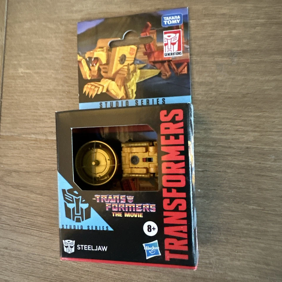 Cassete Transformers Studio Series 86 '86 Core Class Steeljaw Blaster NOVO! EUA - Imagem 4 de 4