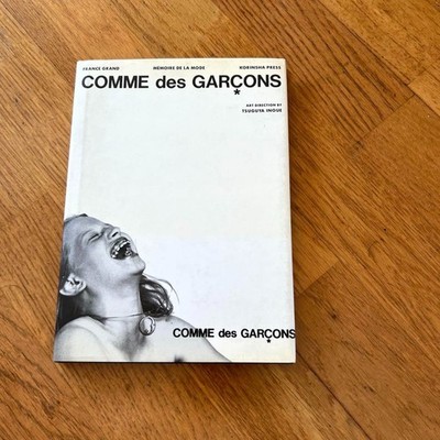 MÉMOIRE DE LA MODE COMME des GARÇONS COMME des GARCONS M'EMOIRE DE LA MODE Photo Book Out of