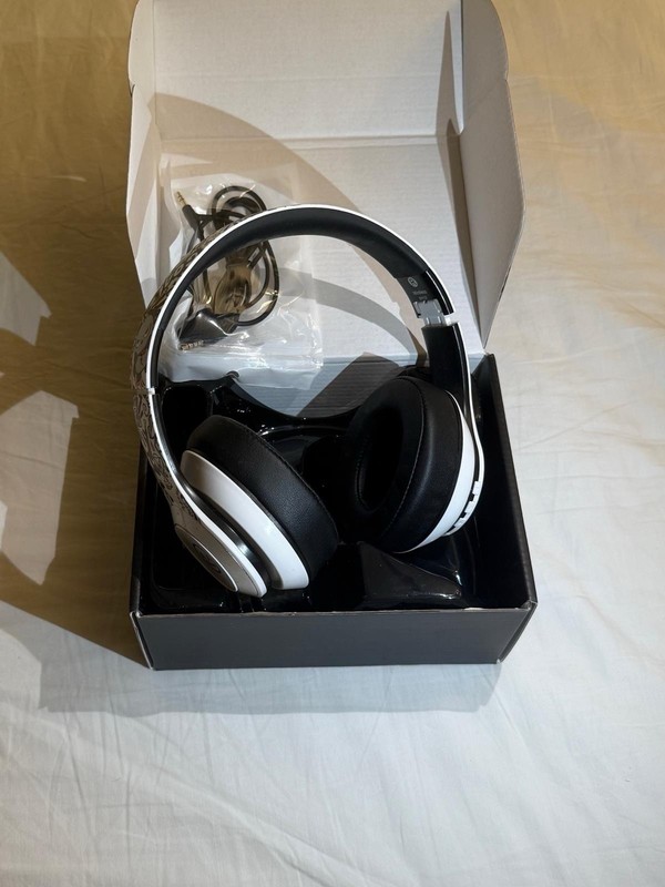 🎧 Brand New LED Gaming Headphones with Microphone – PS5 / Xbox / PC