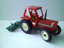 Britain’s Farm 1.32 Fiat 880 DT 4WD Tractor with 9554 metal roller green
