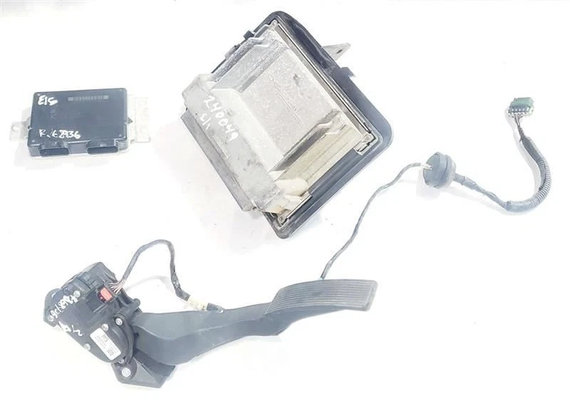 2005 2006 Chevrolet Silverado 1500 OEM Both Computer Modules 12589162 - Image 3 of 4