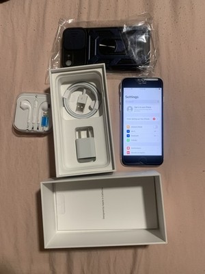 Apple iPhone SE 2nd Gen| 128GB |White (Unlocked) World Phone Free Shipping