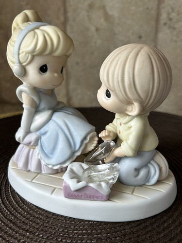 DISNEY “YOUR LOVE IS A PERFECT FIT” Precious Moments #790023 Cinderella Wedding - Picture 9 of 9