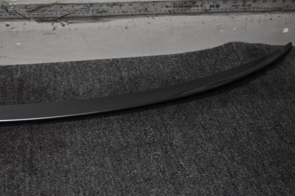 Alerón trasero Mercedes Benz C 63 AMG S 2017-2021 base OEM de fábrica Foto 3 de 4