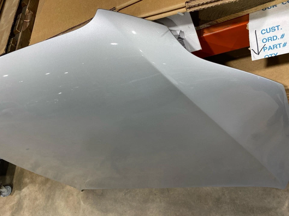 2007-2015 Audi Q7 Hood Ice Silver LX7W OEM (TL) - Image 4 of 4