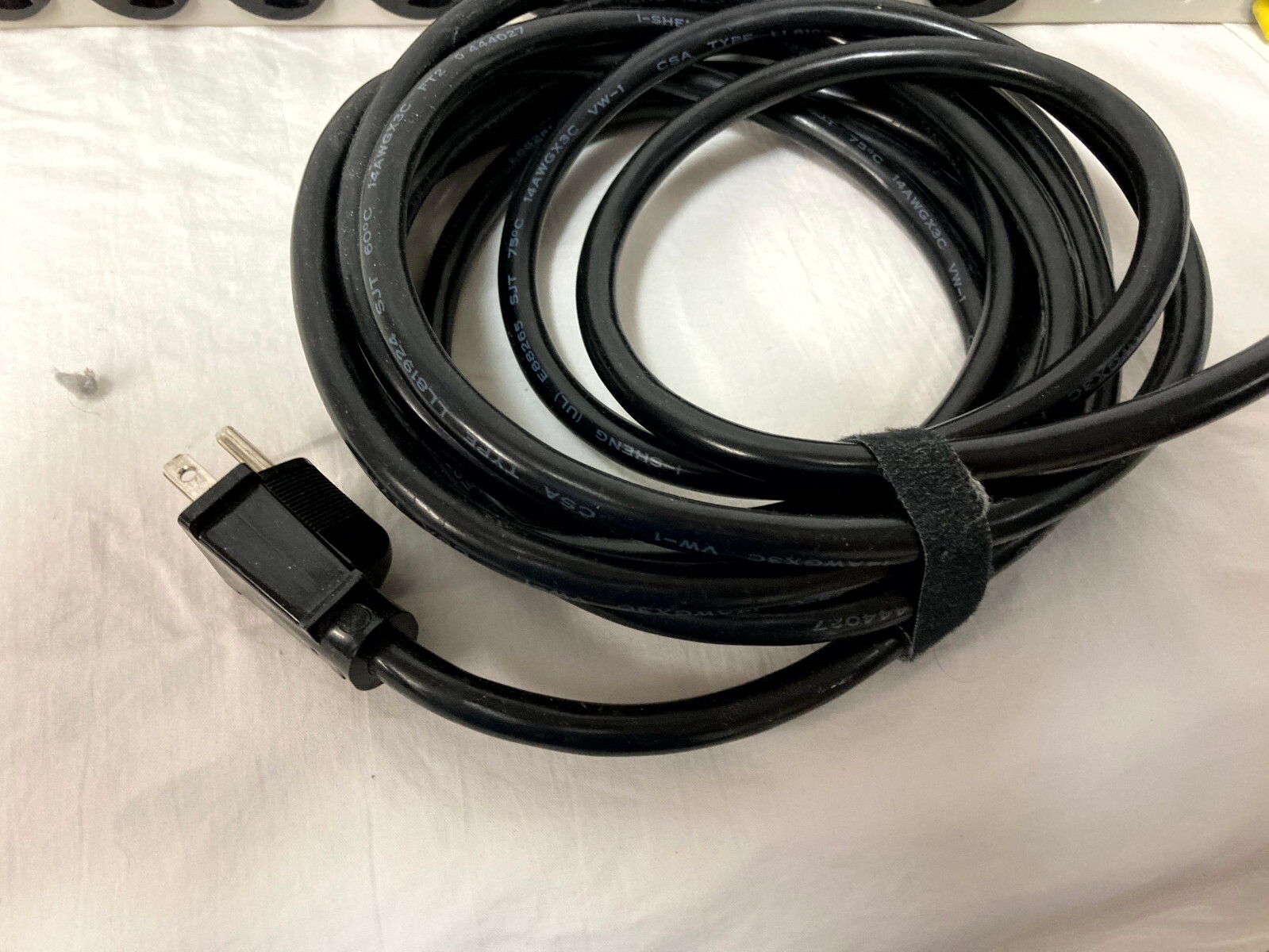 APC MO9RM Multiple Outlet Unit Rack Mount PDU 15A 120V (9) Total Outlets eBay