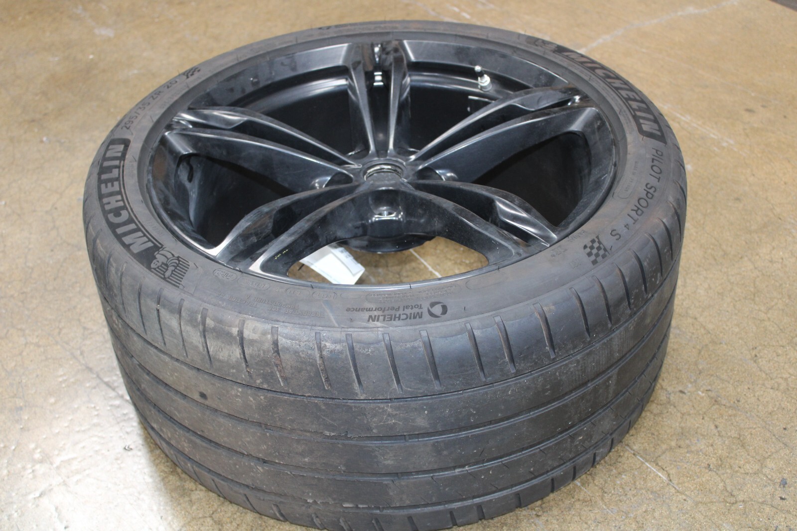 Ferrari GTC4 Lusso, Rear Wheel, 20x10.5, Used, P/N 328869