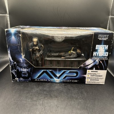 AVP Alien vs Predator Birth of the Hybrid Deluxe Boxed Set McFarlane New Sealed