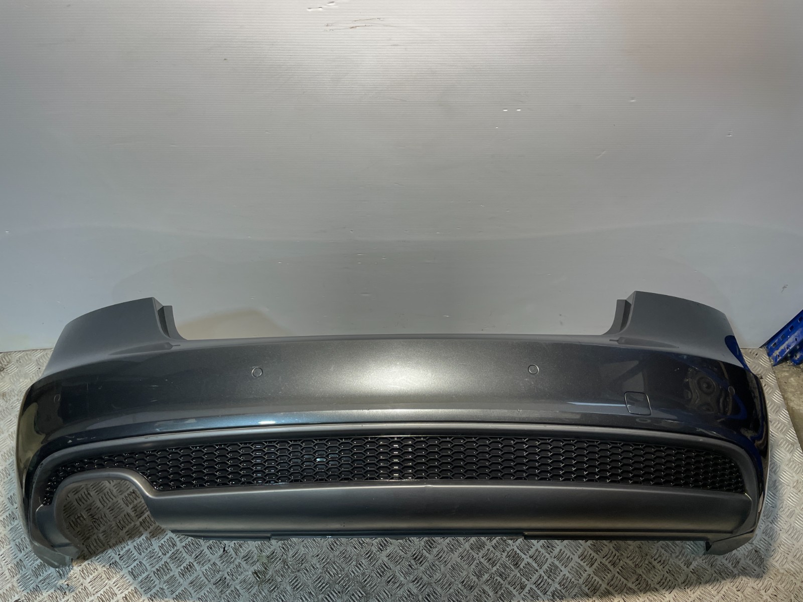 PARAURTI POSTERIORE AUDI A5 S-LINE 2013 CON SENSORI DI PARCHEGGIO GRIGIO ORIGINALE