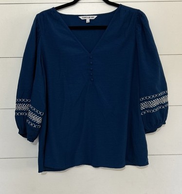 Elizabeth and James Blue 3/4 Sleeve Embroidered Pullover Blouse Women s Large