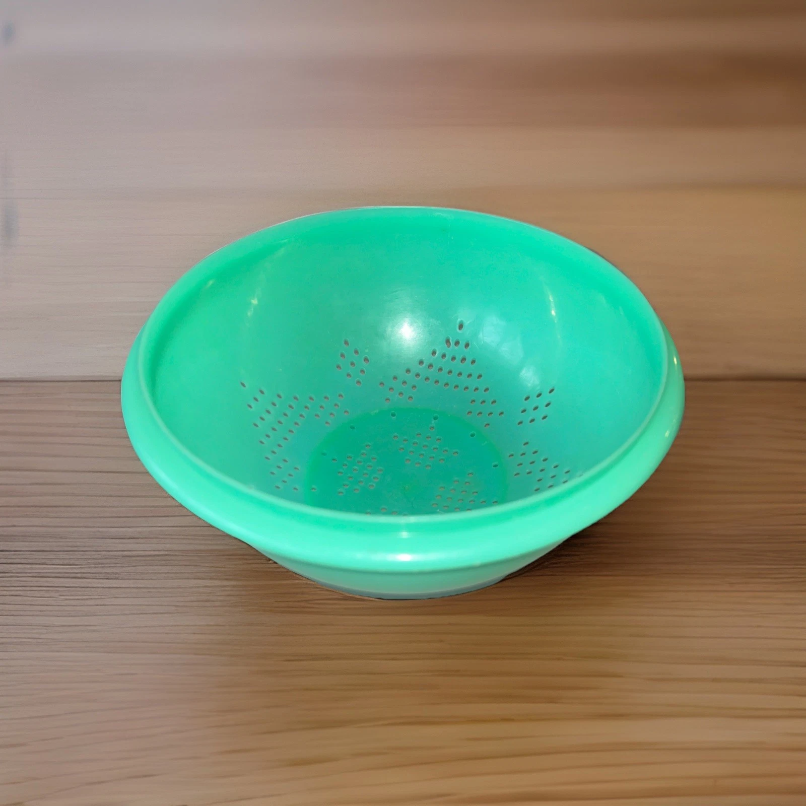 Vintage TUPPERWARE Jadite Green Round Colander Strainer Bowl #339-8