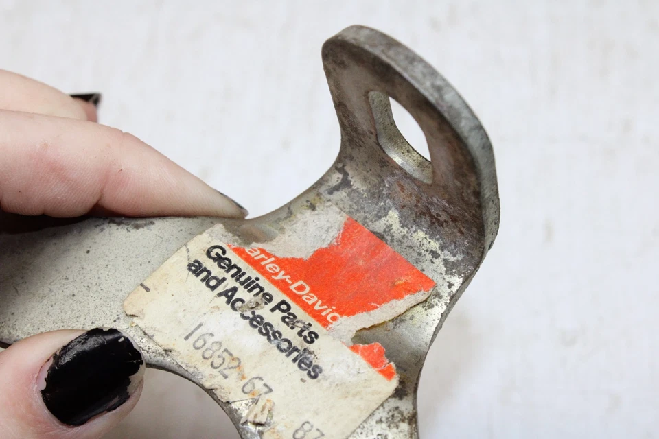 GENUINE 1966-72 Harley-Davidson FL FX Shovelhead Top Motor Mount 16852-67 NOS - Image 3 of 4