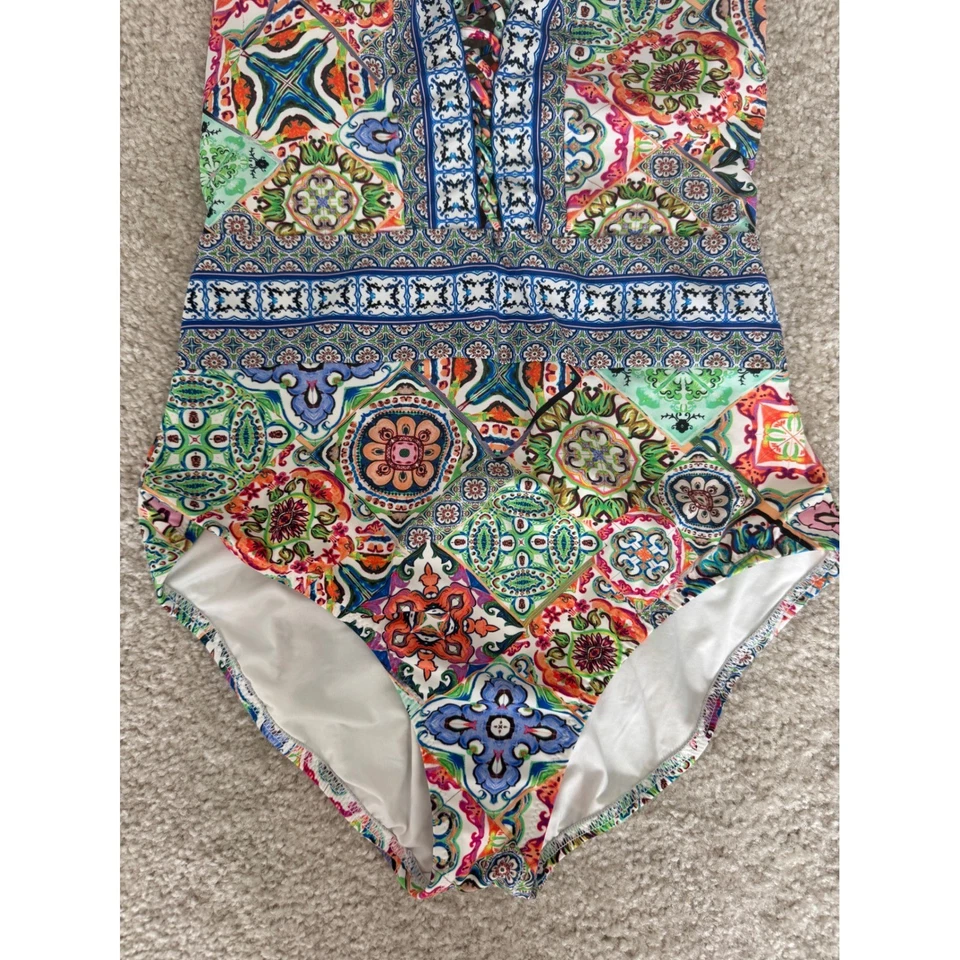 Traje de baño de una pieza con estampado de medallón multicolor Nanette Lepore para mujer M Foto 3 de 4