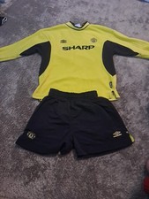 Manchester United Goalkeeper Shirt & Shorts 1999 -2000 Sizes Are On Photos