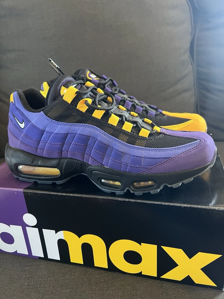 Preços baixos em Nike LeBron James x Air Max 95 NRG Home Team | eBay