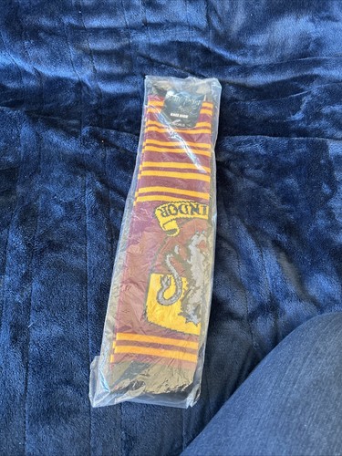 NEW Bioworld Harry Potter SOCKS - Knee High Gryffindor  Burgundy& Yellow 9-11 - Picture 7 of 7