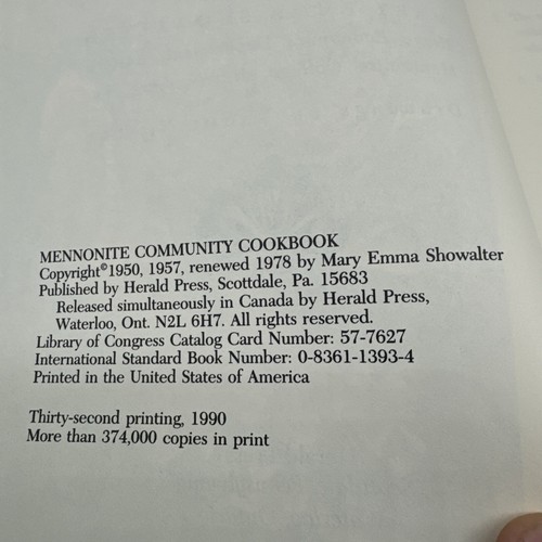 Mennonite Community Cookbook: Favorite Family Recipes Mary Emma Showalter 1990 - Picture 6 of 6