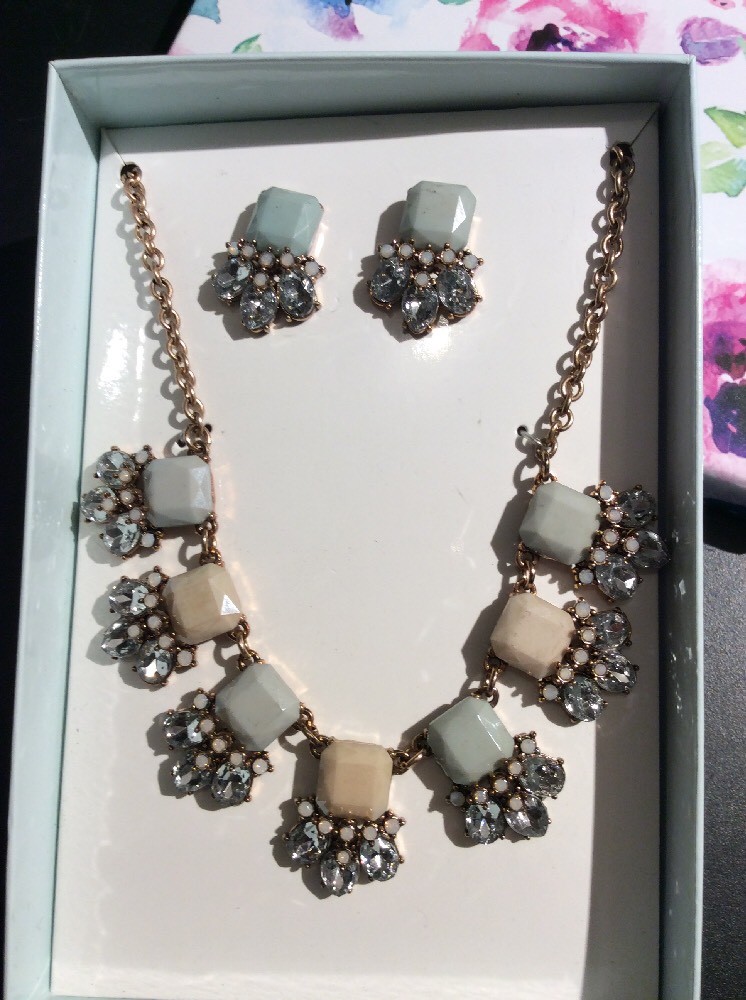 K & M DESIGNS JEWELRY ACCESSORY SET, RHINESTONE STAR NECKLACE And
