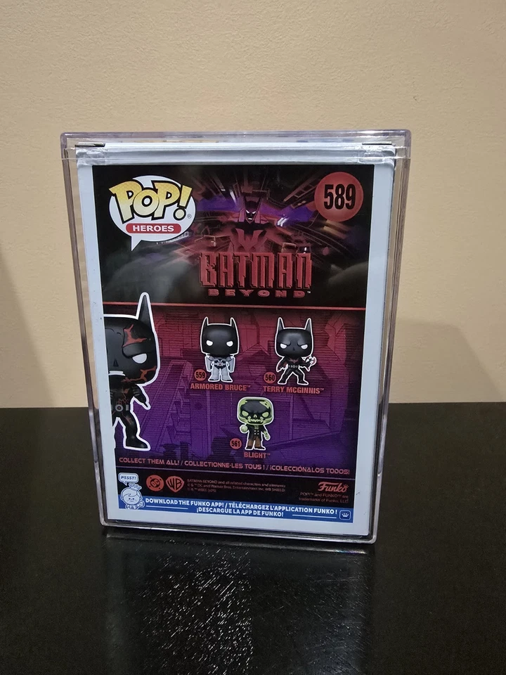 Funko Pop! Pegatina Oficial Exclusiva Batman Beyond #589 NYCC 2025 LE 1000 PIEZAS Foto 2 de 4
