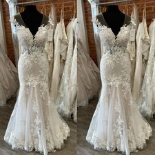 Elegant Mermaid Wedding Dresses V Neck Lace Appliques Sleeveless Bridal Gowns