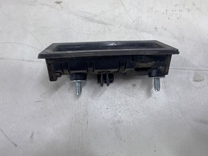 Volkswagen Jetta VI Griff Taster Öffner Heckklappe Kofferraumdeckel