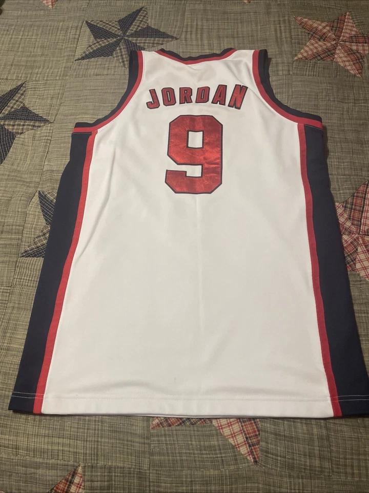 Camiseta deportiva Michael Jordan Nike 1984 Olympic USA Legends #9 blanca adulto mediana Foto 4 de 4
