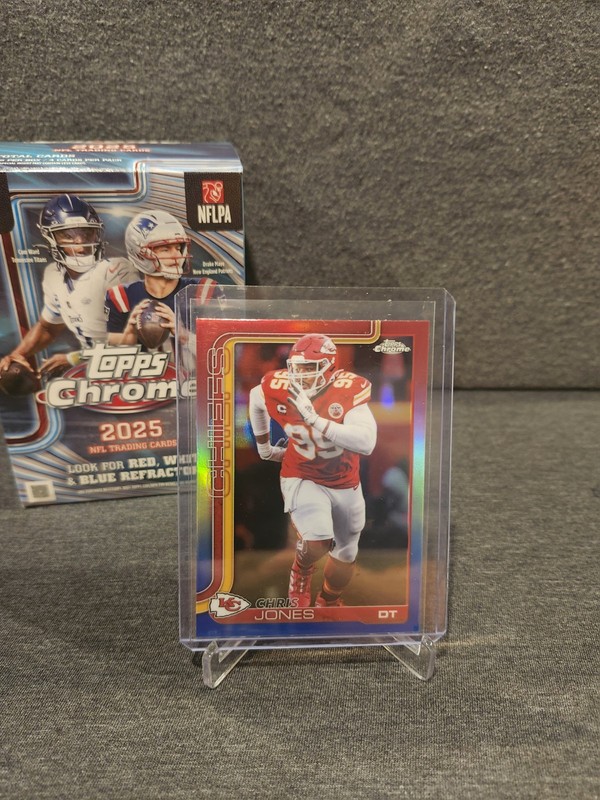 2025 Topps Chrome - Red, White & Blue Refractor Chris Jones #153