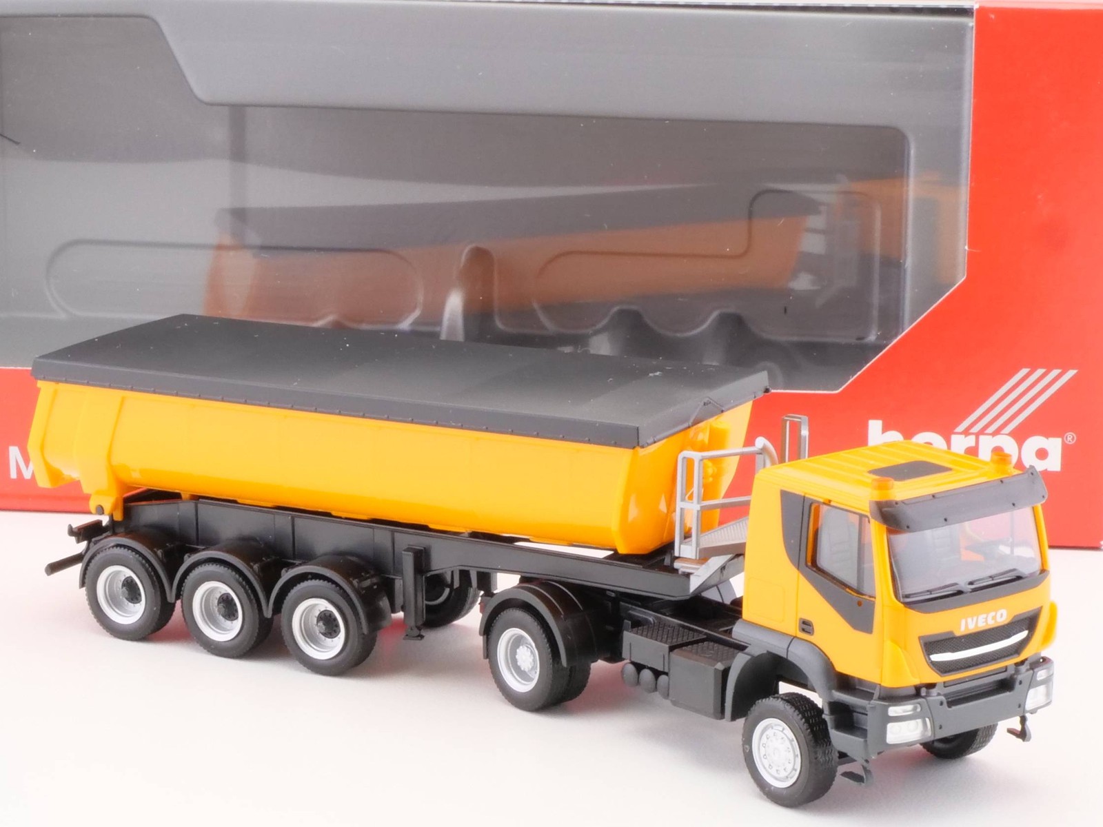 Herpa 311373 Iveco Trakker 4X4 Thermo Dump Mint! OVP SG 1703-15-79