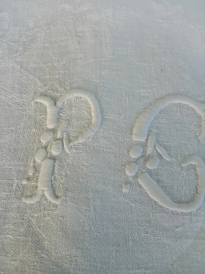 3 anciennes serviettes de table en lin damassé  blanc chiffrées 74 X 63 cm - Photo 2/4