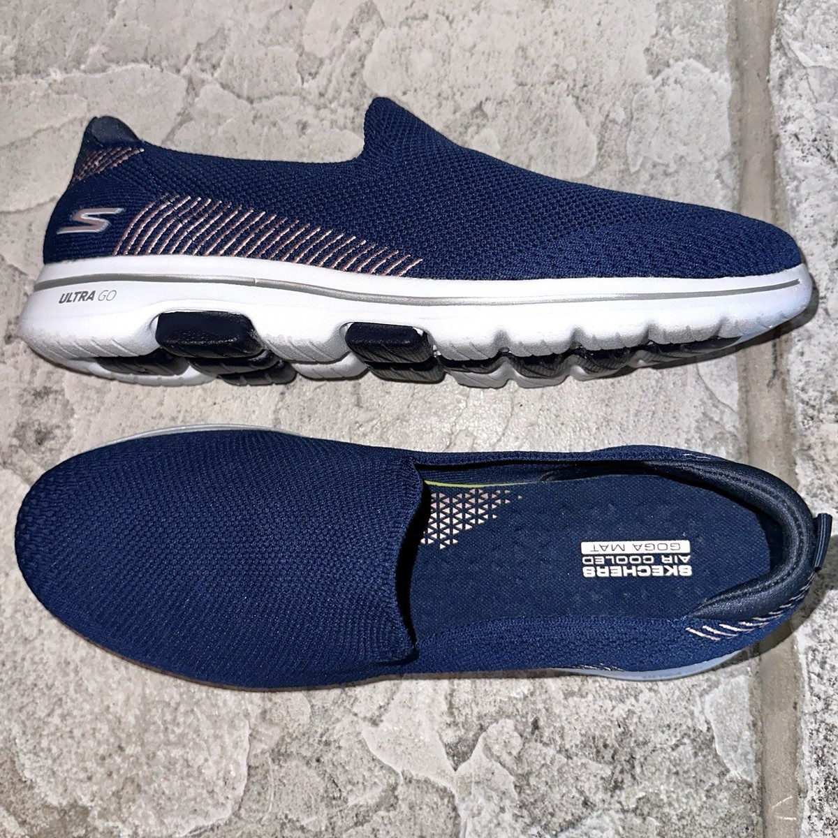 New Skechers Ultra Go Walk Prized Goga Mat Slip-In Sneakers