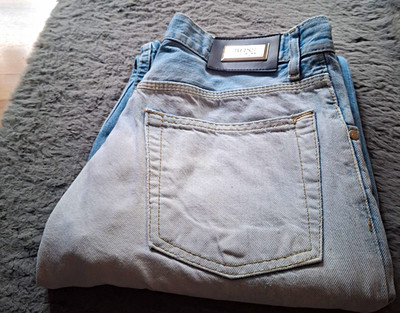 Herren Jeanshose Marke Hugoboss Gr L 32 Neu.