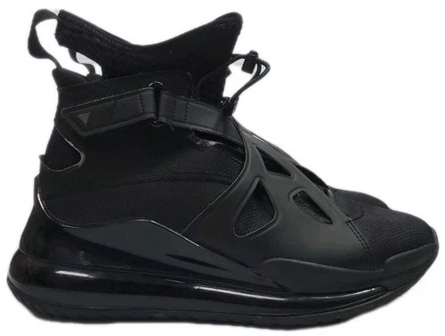 Jordan Air Latitude 720 Triple Black W