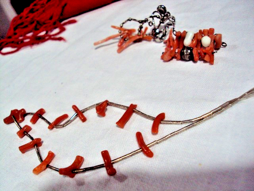 Lotto Vintage Argento Liquido Ramo Corallo Collana 17" e Orecchini Clip + 3 Pezzi - Foto 8 di 8