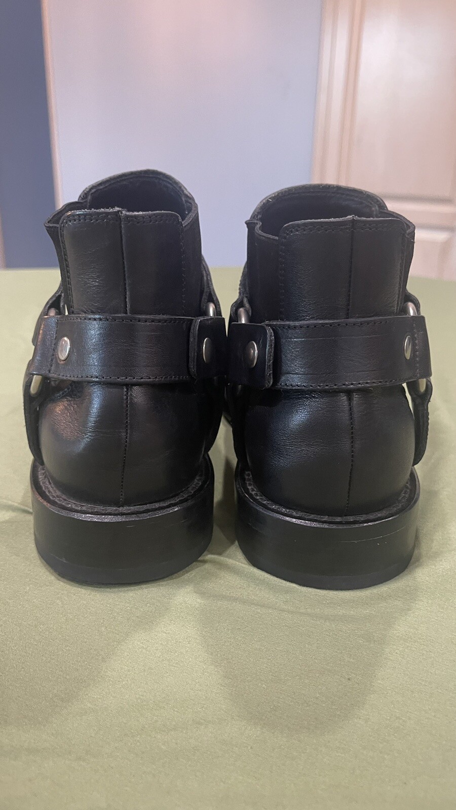 Stivali corti Saint Laurent neri in pelle con imbracatura donna 39