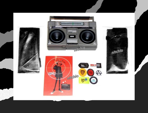 Mezco One:12 Agent Gomez - Ghettoblaster Waffenkoffer, Einlagen & Stickerbögen 1/12