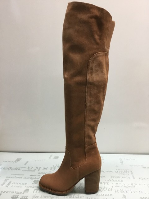 kelsi dagger brooklyn logan