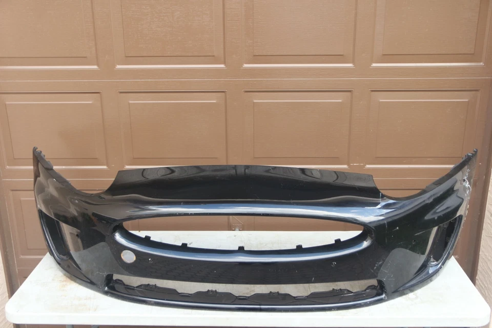 ✅ Cubierta del parachoques delantero Jaguar XK XKR 2010-2011 FABRICANTE DE EQUIPOS ORIGINALES DAÑOS MENORES 2010 2011 10 11  Foto 3 de 4